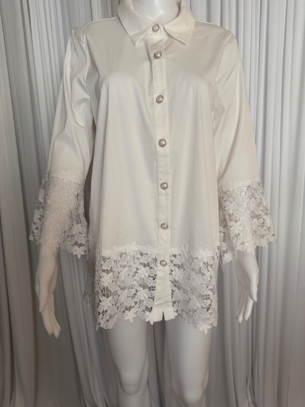 Colleen Lopez White Lace Trim Button Front Blouse L NWOT - Picture 2 of 16